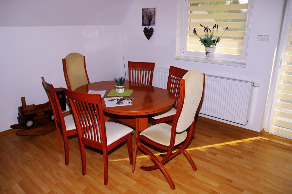 Apartment U Andela Dlouha Ves Luaran gambar